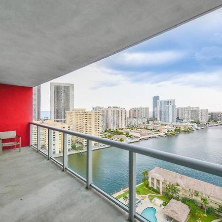 Cozy 1Br Condo Beachwalk Resort Hallandale Beach Bagian luar foto